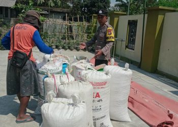 Bhabinkamtibmas Polres Blitar Kota Sosialisasikan Ketahanan Pangan Kepada Petani Jagung