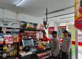 Polsek Wonodadi Laksanakan Patroli Obvit Antisipasi 3C di Alfamart Kunir
